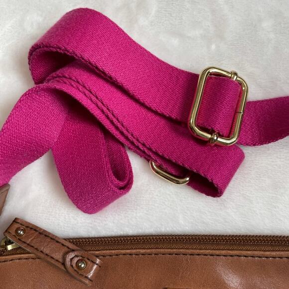 Tommy Hilfiger | Pink Signature Small Crossbody Purse Bag - Picture 6 of 12